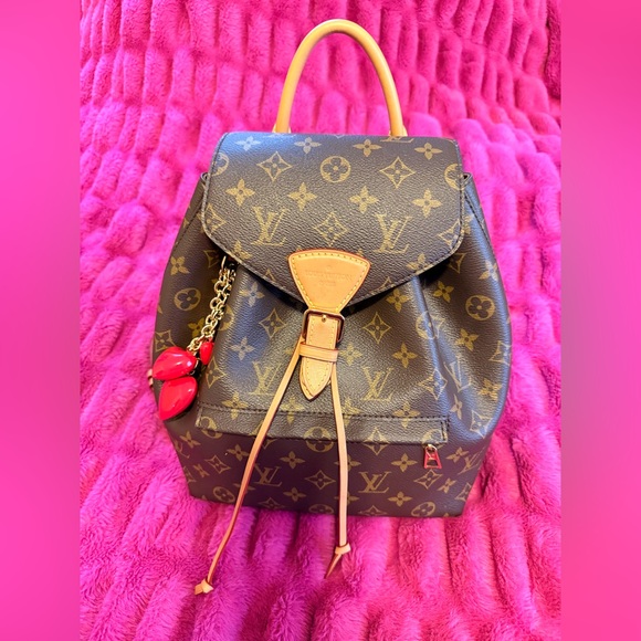 Louis Vuitton Handbags - Louis Vuitton Montsouris PM Backpack 💕 ❤️